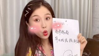 考古欣欣五年前还只能拍摄杂志内页，现在已经拿下五大封面，她许下的愿望都在慢慢实现～