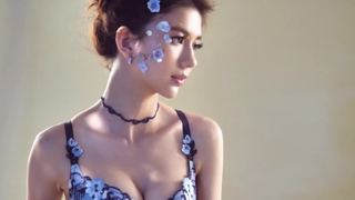 وقت إعلانات الملابس الداخلية