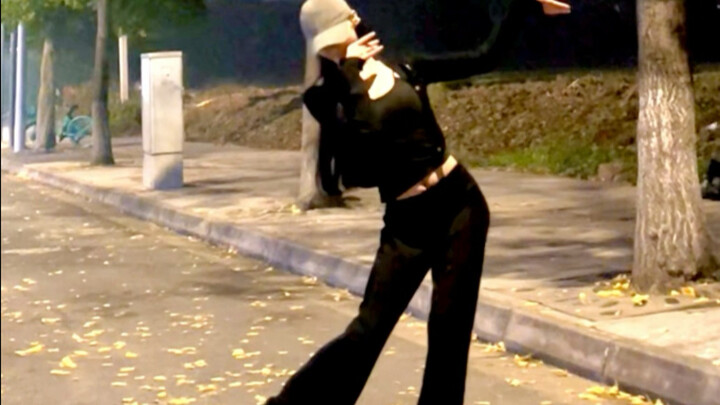 Learning to Walk Like a Man from Handan | Classical Dance