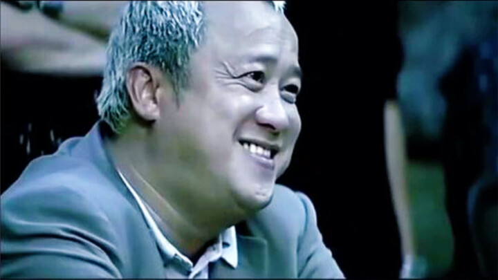 Eric Tsang flipped the table after finishing his boxed lunch—his boss-level presence was spot-on!