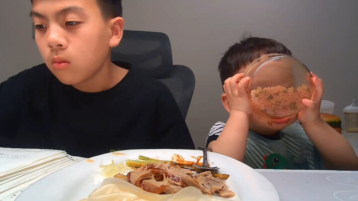 عندما فتحت الكاميرا لأرى ما الذي فعلاه اليوم مجدداً...