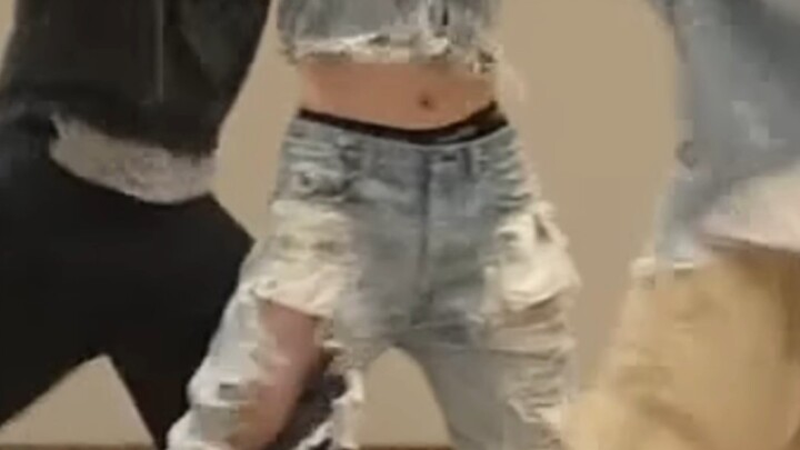 【تشوي هانسوه】أكثر لحظة كرماً من الإمبراطور المختلط: بث مباشر من استوديو التمارين لأغنية “إله الموسيق