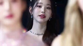 Đẩy Wan Zhuan: Ánh mắt giao thoa của Trương Nguyên Anh với fangirl khiến trái tim cô rung động trong