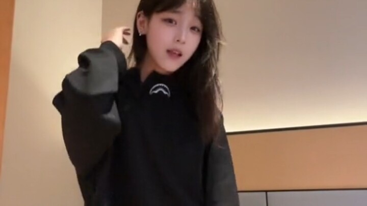 #ว่ายน้ำคู่รักดีเจ#ดนตรีโบราณแดนซ์#สเปรย์กราวด์#ปากฉลาม