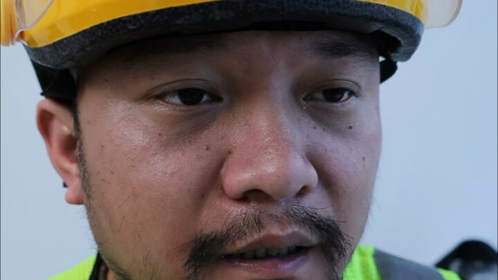 Went downstairs to buy an iced Americano and got recruited by a delivery driver!