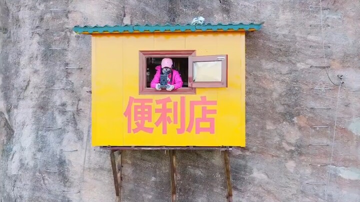 《Tiểu Tư TV》những người khác đang leo núi được nửa chừng mà nhìn thấy cảnh này chắc phải tuyệt vọng 