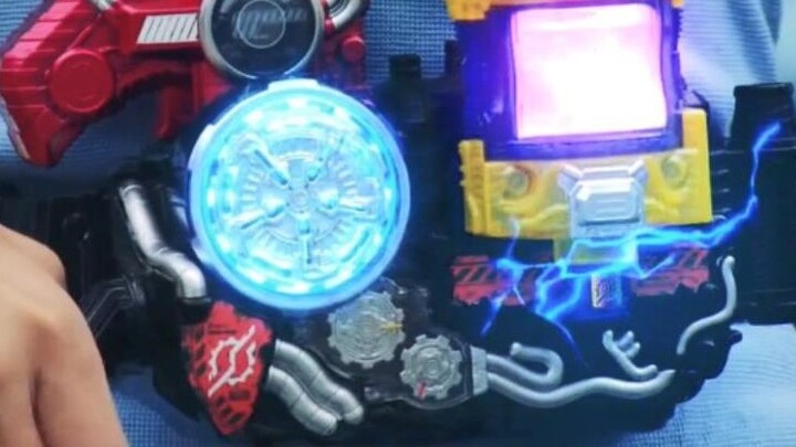 Kamen Rider membangun koleksi transformasi bentuk berbahaya