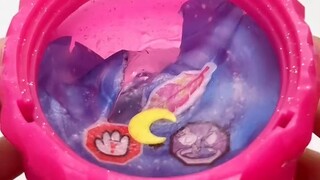 Immerse yourself in Magic Mixies and play the magic pot with the magical pet Muse.