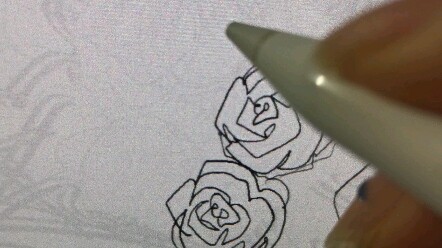 Keahlian unik saya adalah menggambar mawar dengan satu goresan.