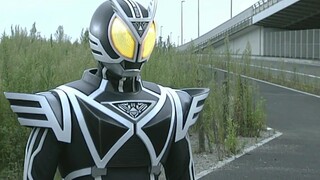 [Tokusatsu|Kamen Rider]Takumi Inui Used Delta Belt for the First Time