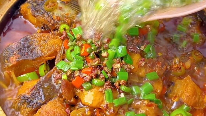 It was this Wok-Fried Fish with Dragon Sauce that helped me win the cooking competition at home.