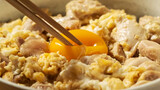 Cơm gà chiên trứng ngon nhất Kyoto, bí quyết ở một loại gia vị?