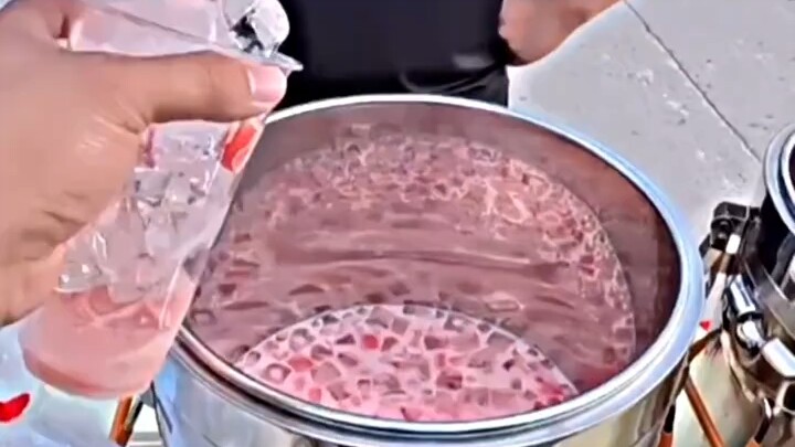 Coba ganti sama yang temperamennya buruk, sekali tampar bisa bikin tuli telinga lo!