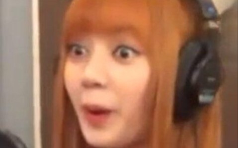 A cover of "LALISA"