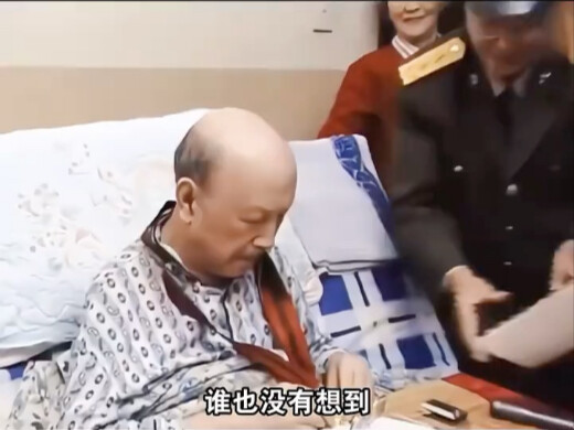 Kecantikannya memikat banyak orang, tetapi kesedihannya tak seorang pun yang tahu.