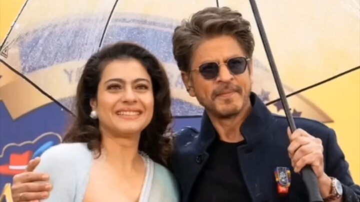 Shahrukh Khan And Kajol Devgan Statue ❤️| Bollywood News 😍