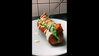 ตอนนี้กางขาของคุณแล้วพยายามบอกฉันเกี่ยวกับวันของคุณ