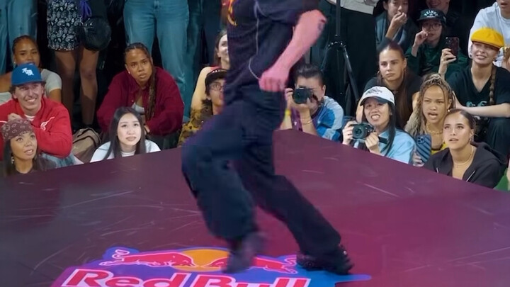 هذا الشاب عمره 16 عامًا فقط، ومستقبله واعد جدًا!