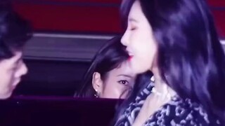 The look in IU’s eyes when he peeks at beautiful women is so amazing!