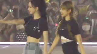 “宁艺卓过来, 来, 一起走”结束牵手逛的柚宁！