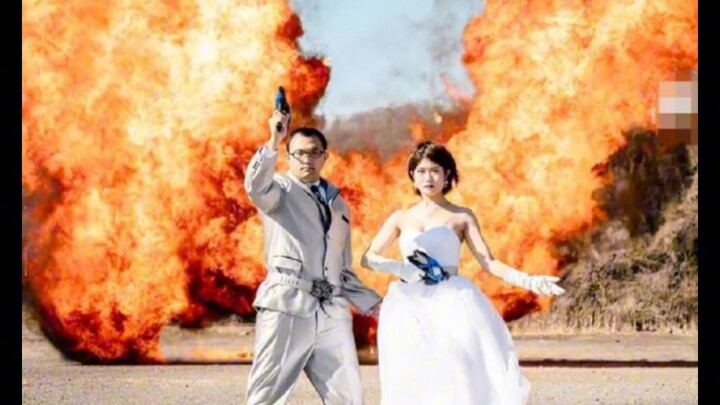 I’m calmly snapping photos as the house burns down—talk about a hilariously jarring contrast.