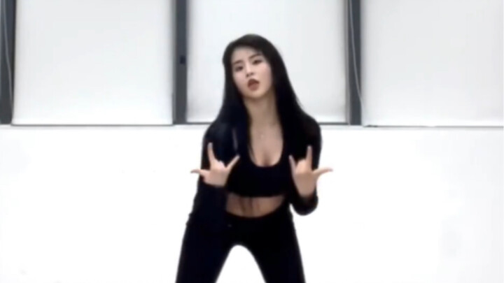 [Jin Jinhan](G)I-DLE Dance cover "Tomboy" cay quá!