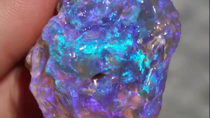 Don’t just pick up any rocks you find by the roadside! 9 types, all packed with useful info—especial