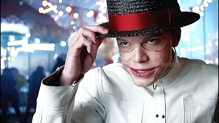 ตัวตลกที่ตายไปกว่าหนึ่งปีกลับฟื้นคืนชีพอย่างปาฏิหาริย์ด้วยการบำบัดด้วยไฟฟ้า!