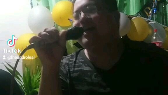 Enjoy lang sa pag kanta  sistars