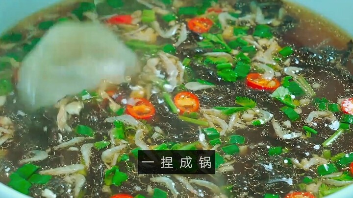 Zhao Liying says minced garlic is a must for her hot pot!