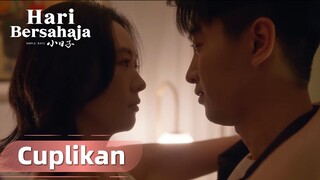 Simple Days | Cuplikan EP12 Canggung Sekali! Mereka Ketahuan Bermesraan | WeTV【INDO SUB】