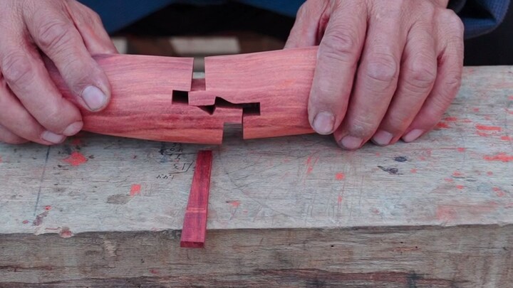 A broken log, seamlessly connected with a mortise and tenon structure