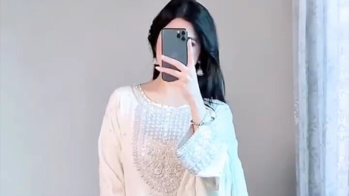 Me kaise lag raha hu 😋🙆‍♀️