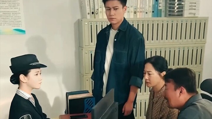 A man's household registration suddenly had two strangers appear, and his 5 million yuan in demoliti
