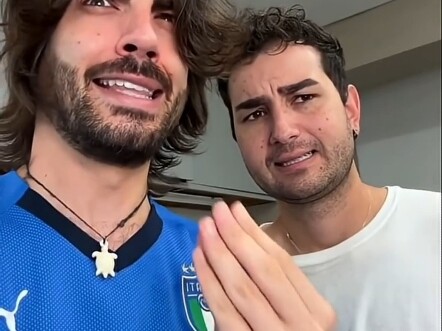 Italian: Stop right now! The way you're cutting the pizza is insane!
