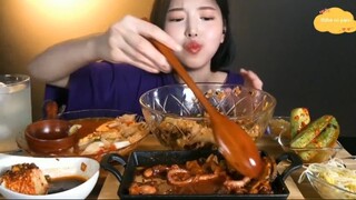 Bào ngư và bạch tuột xào, trứng cá chuồn, tàu hủ, kim chi 4 #amthuc