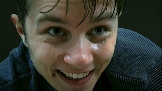 当你意识到恐怖游戏里的怪物会低头找人