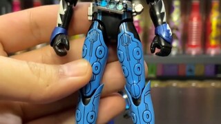 [Luzi Quick Disassembly] Blue Ninja Frog with a scarf!