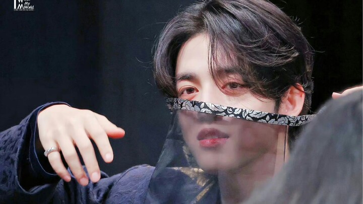Kesesuaian Choi Seung-cheol dengan kerudung adalah _____