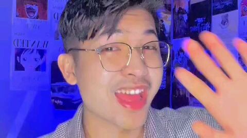 hai guys, aku akan hadir d live bstation😍
