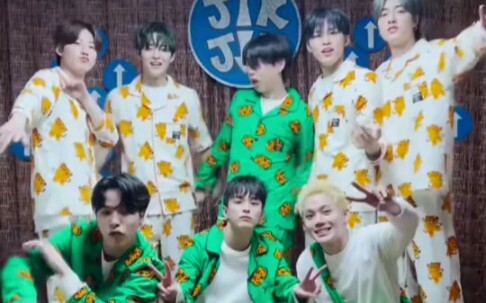 TREASURE x DANCE KANG “JIKJIN” Dance Challenge – The pajamas are so cute!