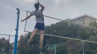 Volleyball training for two people with two balls, you must work hard