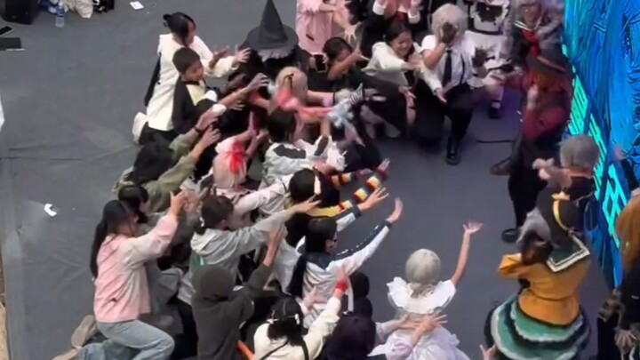 إيِّرْتشِيْيُوَان تِي فيِ هُوَ أن نعود إلى ذلك العصر الذي كان الجميع يهاجمونه فيه (فَرِحٌ