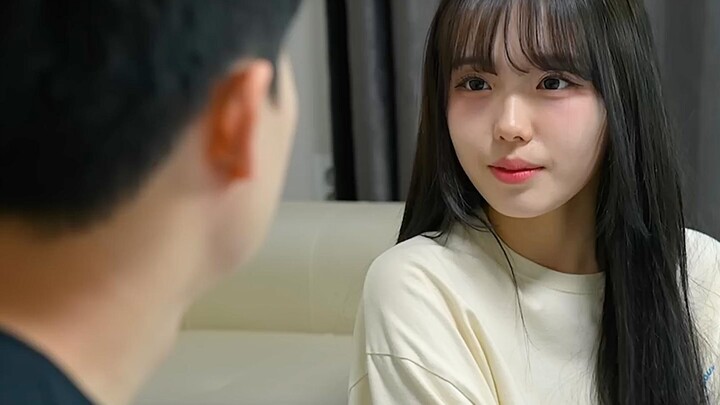 ชายหนุ่มพบว่าเพื่อนร่วมห้องแค่จามทีเดียวก็เปลี่ยนเป็นผู้หญิง เขาเลยตื่นเต้นสุดๆ!