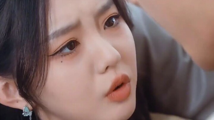 หลี่เค่ออี้อาศัยอะไรถึงสามารถเอาชนะคู่แข่งมากมายและขึ้นสู่บัลลังก์ "ราชินีซีรีส์สั้น" ได้สำเร็จ?