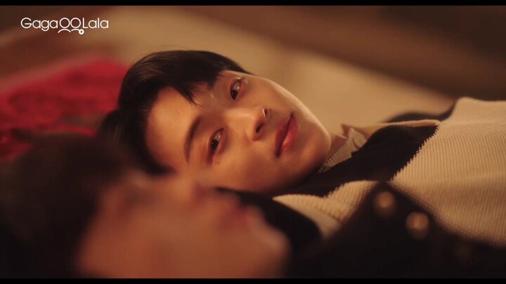 Hot Vampire oppa shoot his shot and scored! We're so happy for the happy couple!!!