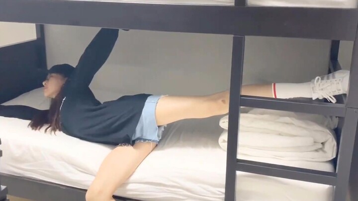 【จางอวี่เกอ】ผู้หญิงขาเรียวยาวมากก็มีปัญหาเหมือนกันเหรอ? เรื่องราวสนุกๆ ระหว่างการฝึกร้องเพลงที่เกาหล