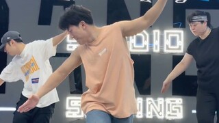 本人王减尔申请加入eso男团！今天带来考核曲EIEI