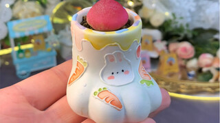 Let's use a strawberry succulent to make a deep-cleansing face mask!