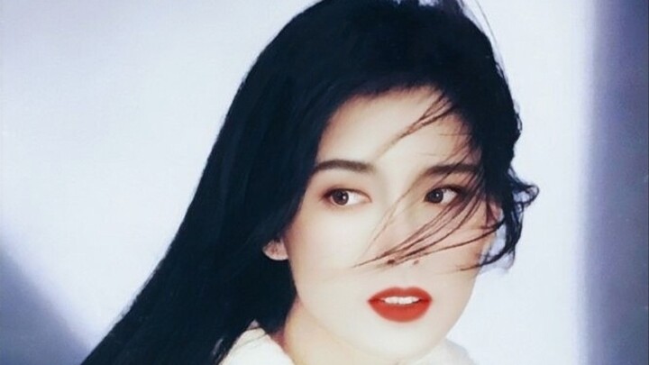 [Vivian Chow] Kecantikan dan mode busananya yang canggih membuat orang sulit untuk tidak terpikat!